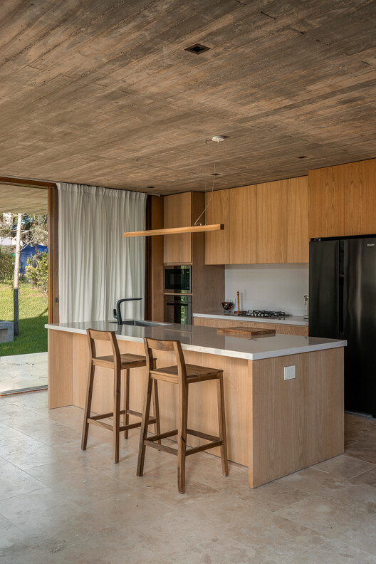 Alamos House / En Obra Arquitectos Alamos House / En Obra Arquitectos - Interior Photography, Kitchen, Wood, Countertop, Chair