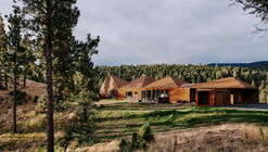 Four Roof House / TW Ryan Architecture