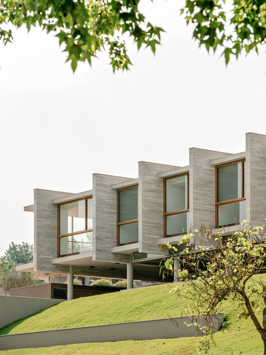 Aroeira House / FGMF Aroeira House / FGMF - Exterior Photography