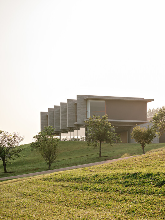 Aroeira House / FGMF Aroeira House / FGMF - Exterior Photography