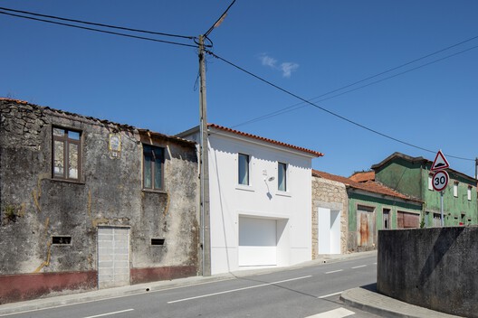 Architecture Studio in Vila do Conde / Raulino Silva Arquitecto Architecture Studio in Vila do Conde / Raulino Silva Arquitecto - Exterior Photography, Facade, Door, Concrete