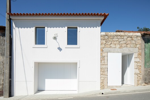 Architecture Studio in Vila do Conde / Raulino Silva Arquitecto Architecture Studio in Vila do Conde / Raulino Silva Arquitecto - Exterior Photography, Facade, Door, Concrete