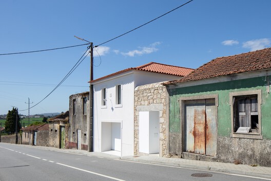 Architecture Studio in Vila do Conde / Raulino Silva Arquitecto Architecture Studio in Vila do Conde / Raulino Silva Arquitecto - Exterior Photography, Door, Concrete