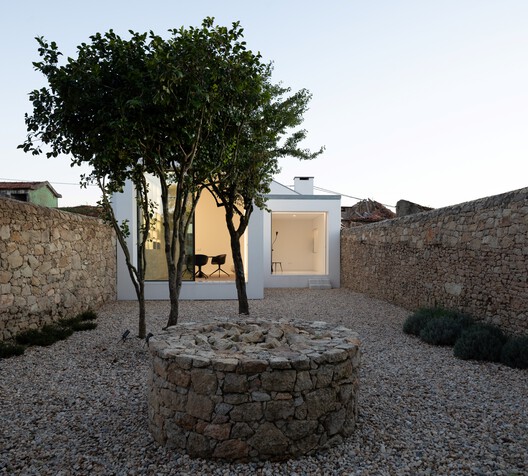Architecture Studio in Vila do Conde / Raulino Silva Arquitecto Architecture Studio in Vila do Conde / Raulino Silva Arquitecto - Exterior Photography, Concrete