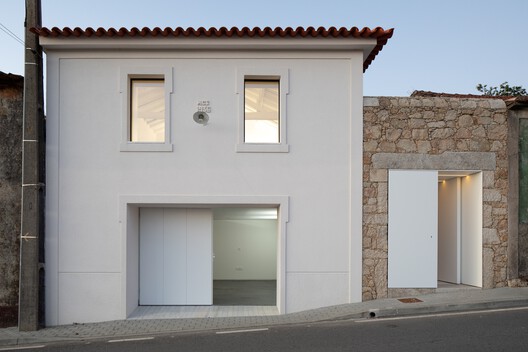 Architecture Studio in Vila do Conde / Raulino Silva Arquitecto Architecture Studio in Vila do Conde / Raulino Silva Arquitecto - Exterior Photography, Door, Concrete