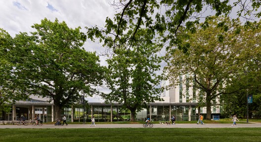 UBC Biodiversity Centre Addition / Public Architecture + Design UBC Biodiversity Centre Addition / Public Architecture + Design - Image 1 of 27