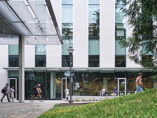 UBC Biodiversity Centre Addition / Public Architecture + Design UBC Biodiversity Centre Addition / Public Architecture + Design - Exterior Photography, Glass