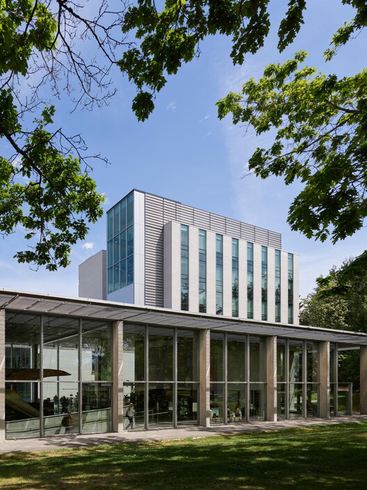 UBC Biodiversity Centre Addition / Public Architecture + Design UBC Biodiversity Centre Addition / Public Architecture + Design - Exterior Photography