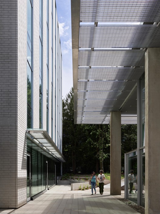 UBC Biodiversity Centre Addition / Public Architecture + Design UBC Biodiversity Centre Addition / Public Architecture + Design - Exterior Photography, Glass