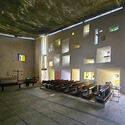 Paul Clemence's New Photo Series Explores Light and Materiality at Le Corbusier's Ronchamp Chapel - 4 的图像 4