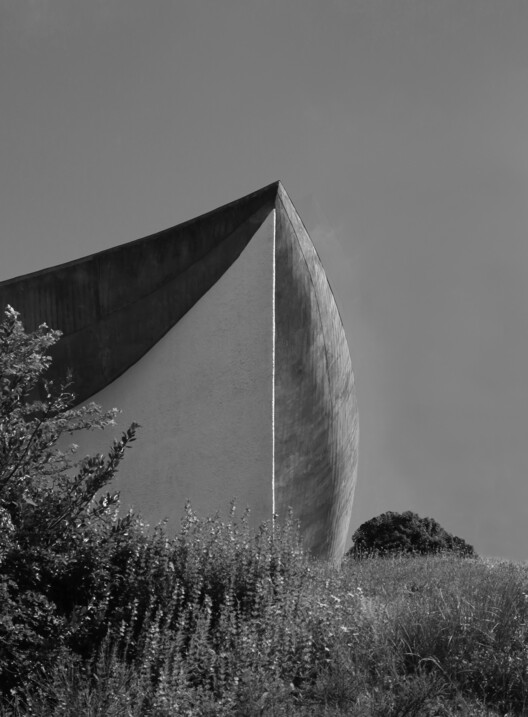 Paul Clemence's New Photo Series Explores Light and Materiality at Le Corbusier's Ronchamp Chapel Paul Clemence's New Photo Series Explores Light and Materiality at Le Corbusier's Ronchamp Chapel - Image 11 of 53