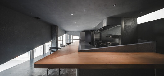 Entwined Wall Residence / IGArchitects Entwined Wall Residence / IGArchitects - Image 6 of 18