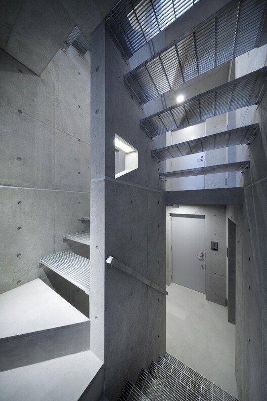 Shin Nakano Residence / Ryuichi Sasaki + Sasaki Architecture - Interior Photography, Stairs, Concrete