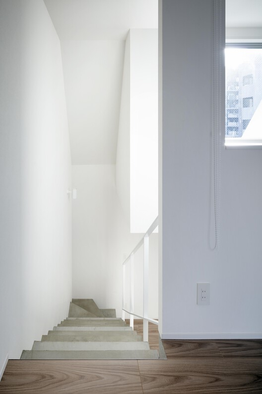 Shin Nakano Residence / Ryuichi Sasaki + Sasaki Architecture - Image 4 of 25