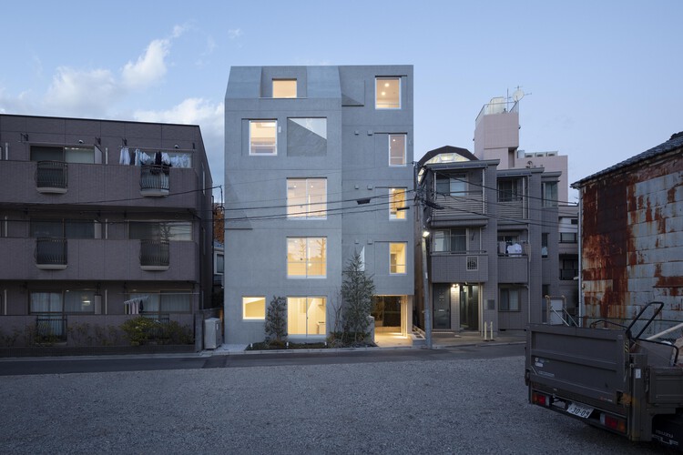 Shin Nakano Residence / Ryuichi Sasaki + Sasaki Architecture - Image 6 of 25