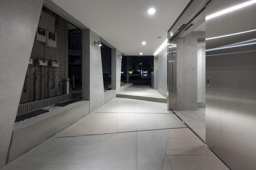 Shin Nakano Residence / Ryuichi Sasaki + Sasaki Architecture - Image 18 of 25