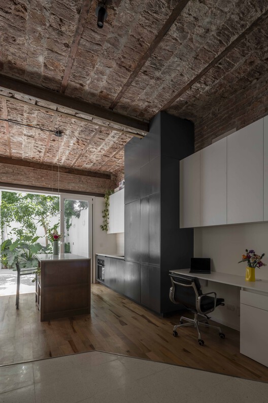 PH Juana / Estudio NU PH Juana / Estudio NU - Interior Photography, Kitchen, Brick, Chair, Countertop, Beam