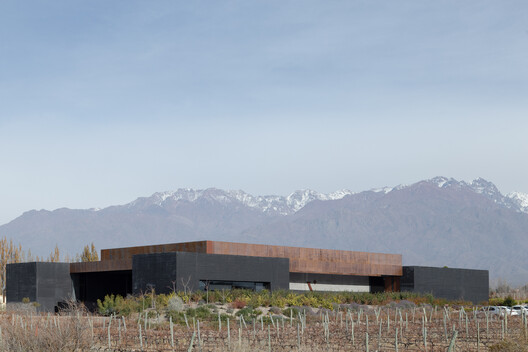 La Vigilia Winery / González Olsina & Vega Arquitectos La Vigilia Winery / González Olsina & Vega Arquitectos - Image 7 of 32