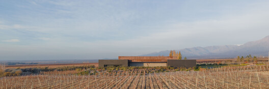 La Vigilia Winery / González Olsina & Vega Arquitectos La Vigilia Winery / González Olsina & Vega Arquitectos - Image 10 of 32