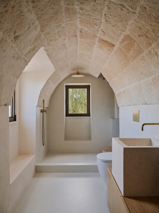 Masseria Ficazzella / Valari Studio - Interior Photography, Bathroom, Lighting, Brick, Toilet