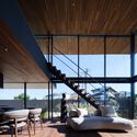 Residência Moment / APOLLO Architects & Associates - Fotografia de Interiores, Casas, Terraço, Escada, Balcão