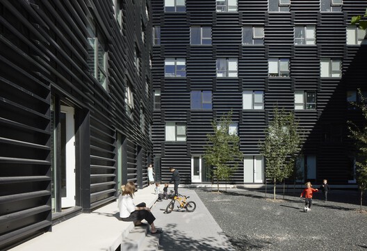 90/100 Mixed Use Project / 5468796 Architecture 90/100 Mixed Use Project / 5468796 Architecture - Exterior Photography