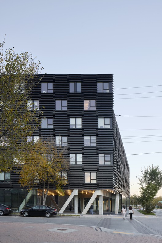 90/100 Mixed Use Project / 5468796 Architecture 90/100 Mixed Use Project / 5468796 Architecture - Exterior Photography, Facade