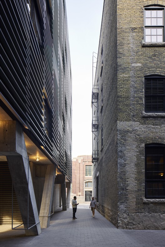 90/100 Mixed Use Project / 5468796 Architecture 90/100 Mixed Use Project / 5468796 Architecture - Exterior Photography, Facade, Concrete