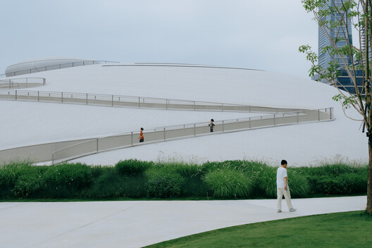 MAD Completes Shenzhen Bay Culture Square, a Coastal Design Museum and Public Park in China MAD Completes Shenzhen Bay Culture Square, a Coastal Design Museum and Public Park in China - Image 15 of 39