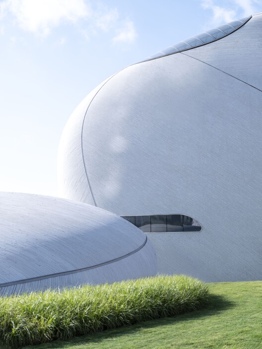 MAD Completes Shenzhen Bay Culture Square, a Coastal Design Museum and Public Park in China MAD Completes Shenzhen Bay Culture Square, a Coastal Design Museum and Public Park in China - Image 19 of 39