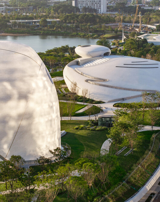 MAD Completes Shenzhen Bay Culture Square, a Coastal Design Museum and Public Park in China MAD Completes Shenzhen Bay Culture Square, a Coastal Design Museum and Public Park in China - Image 9 of 39