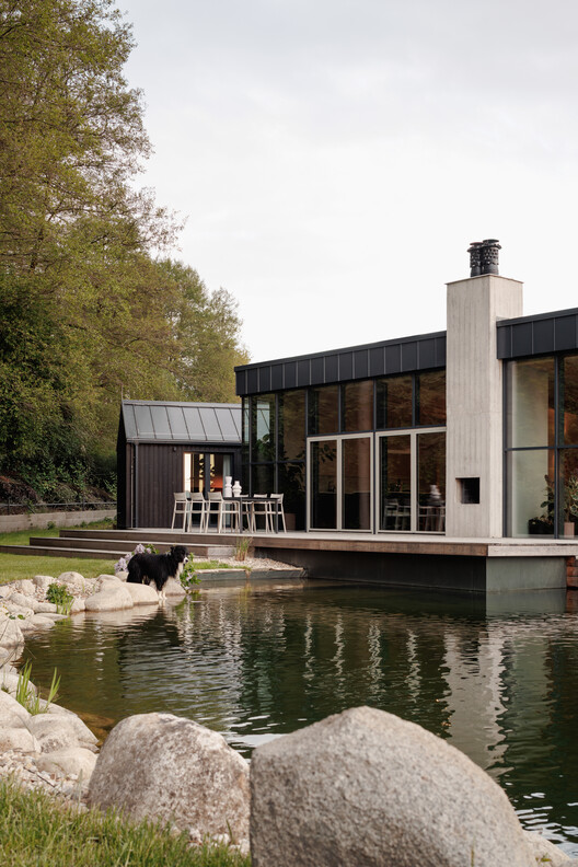 Weekend House in Krámy / Anna Koukolová architekti Weekend House in Krámy / Anna Koukolová architekti - Image 6 of 33