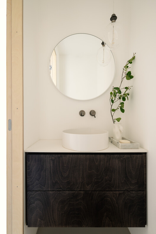 Weekend House in Krámy / Anna Koukolová architekti Weekend House in Krámy / Anna Koukolová architekti - Interior Photography, Bathroom, Sink, Countertop