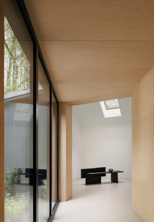 Weekend House in Krámy / Anna Koukolová architekti Weekend House in Krámy / Anna Koukolová architekti - Image 4 of 33