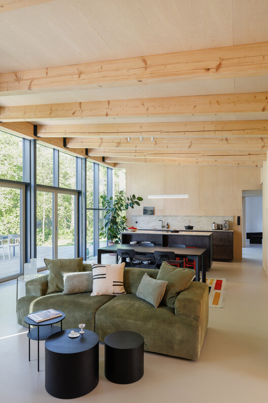 Weekend House in Krámy / Anna Koukolová architekti Weekend House in Krámy / Anna Koukolová architekti - Interior Photography, Living Room, Wood, Table, Chair
