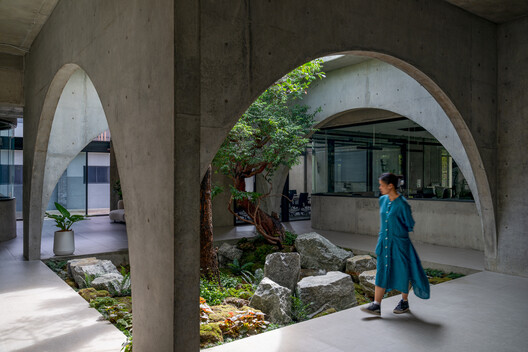 Novolife Headquarters Office / Studio Krubka Novolife Headquarters Office / Studio Krubka - Interior Photography, Concrete, Courtyard
