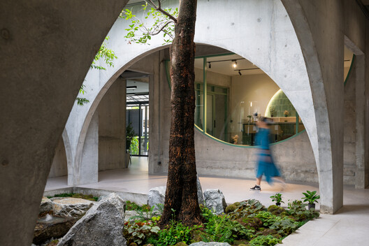 Novolife Headquarters Office / Studio Krubka Novolife Headquarters Office / Studio Krubka - Interior Photography, Arch, Concrete