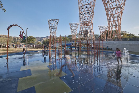 What is Blue Infrastructure? Rethinking Water's Role in City Design - Image 11 of 41