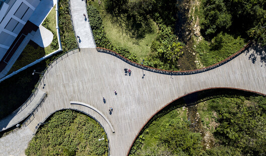 What is Blue Infrastructure? Rethinking Water's Role in City Design - Image 15 of 41
