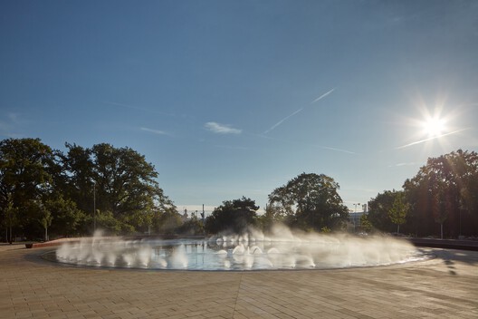 What is Blue Infrastructure? Rethinking Water's Role in City Design - Image 27 of 41