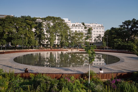 What is Blue Infrastructure? Rethinking Water's Role in City Design - Image 20 of 41