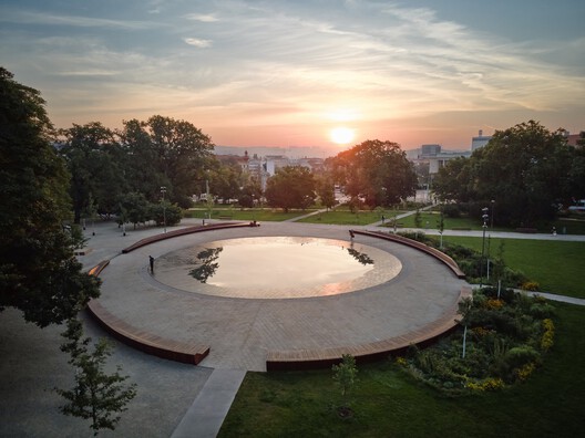 What is Blue Infrastructure? Rethinking Water's Role in City Design - Image 12 of 41