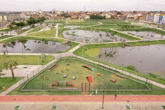 What is Blue Infrastructure? Rethinking Water's Role in City Design - Image 8 of 41