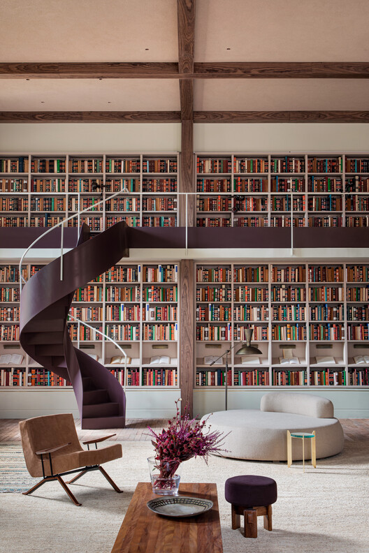 Coral Barn Alvorada House / Nildo José Arquitetos Coral Barn Alvorada House / Nildo José Arquitetos - Interior Photography, Closet, Shelving, Wood, Lighting