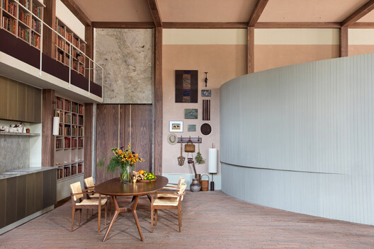 Coral Barn Alvorada House / Nildo José Arquitetos Coral Barn Alvorada House / Nildo José Arquitetos - Interior Photography, Wood, Lighting, Shelving, Chair, Glass