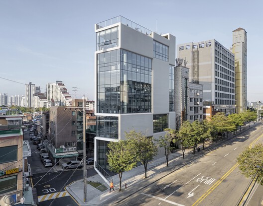 Micro-Ecosystems: South Korea's Answer to High-Density Mixed-Use Living Micro-Ecosystems: South Korea's Answer to High-Density Mixed-Use Living - Image 8 of 11