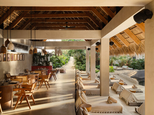 Esh Hotel and Spa / FAMM Arquitectura + Sulkin Askenazi Esh Hotel and Spa / FAMM Arquitectura + Sulkin Askenazi - Interior Photography, Dining room, Wood, Chair, Beam