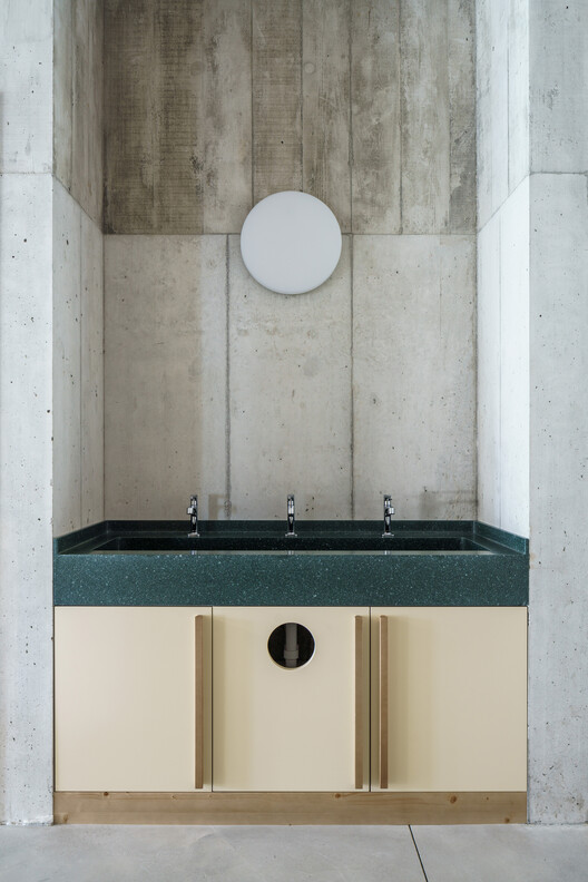 Mösli School Ostermundigen / Fiechter Salzmann Mösli School Ostermundigen / Fiechter Salzmann - Interior Photography, Bathroom, Sink
