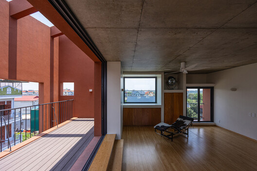 100 Windows House / Inrestudio 100 Windows House / Inrestudio - Fotografia de Interiores, Madeira, Balcão, Concreto
