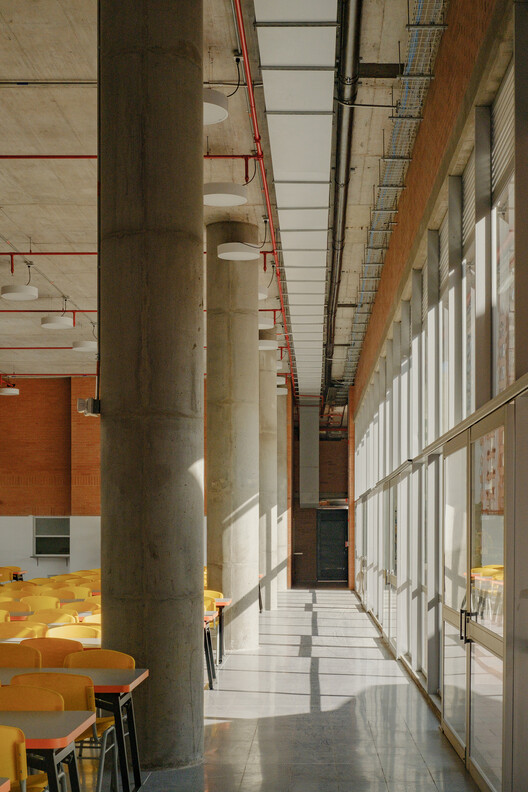 Feliza Bursztyn School / AR-AR (Martínez Arquitectura) Feliza Bursztyn School / AR-AR (Martínez Arquitectura) - Interior Photography, Glass
